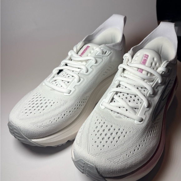 Brand New In Box Brooks Glycerin 23 women's size 9.5. White and pink color way 🔥 - Picture 5 of 15
